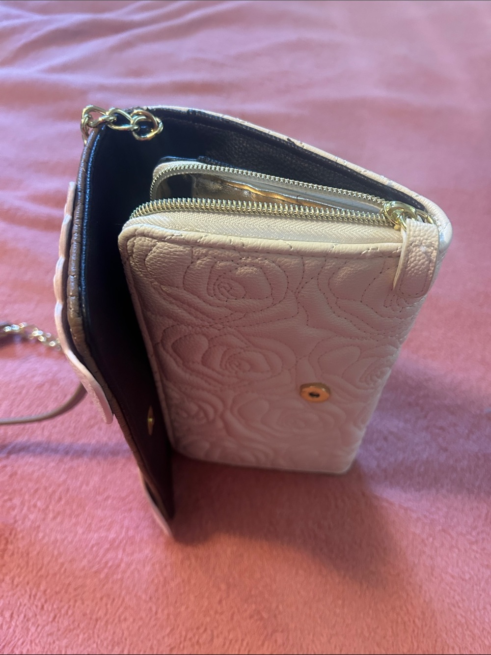 Betsey Johnson Taupe and Light Pink Bow Crossbody Bag with Gold Heart - Picture 6 of 7